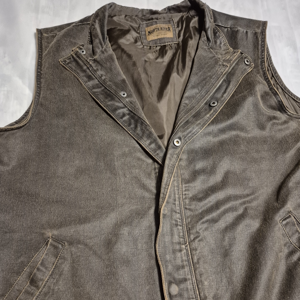 Excellent Condition North River Men's Taupe Vest Size Xl